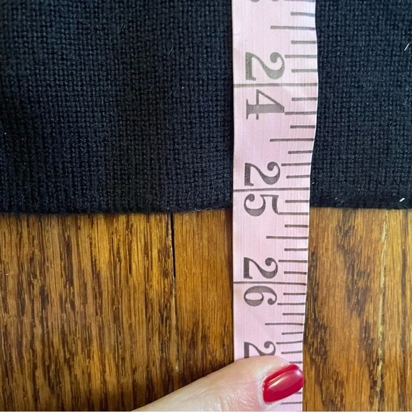 Brooks Brothers 346 Black Sweater 100% Merino Wool Jeweled Neck Size Large - Picture 6 of 6